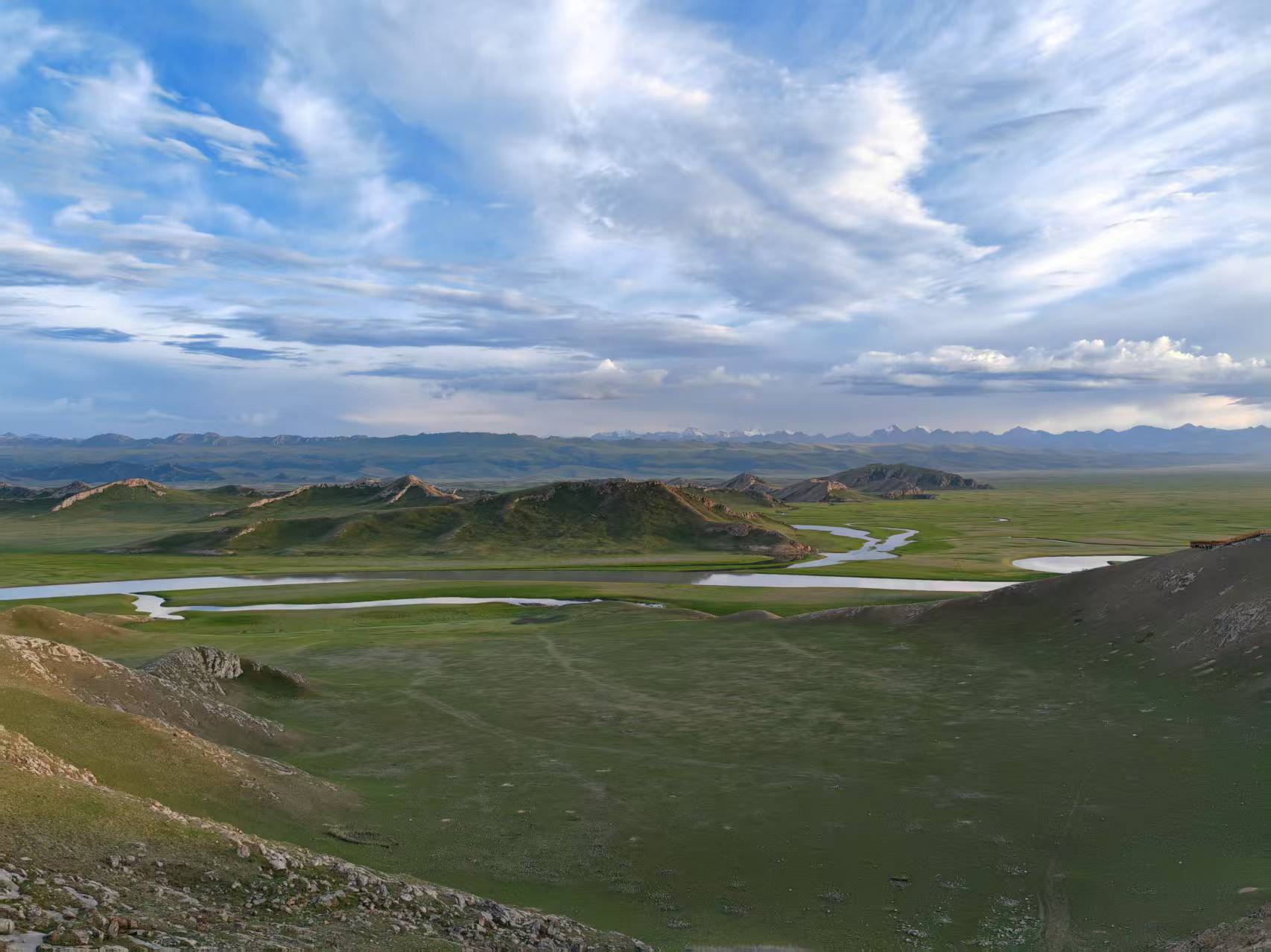 Rolling mountains